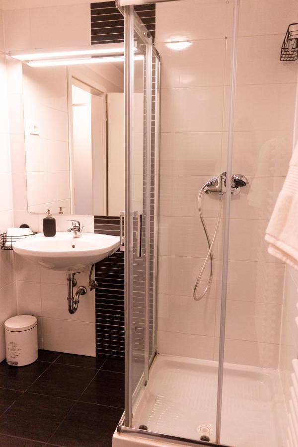 Apartment Ema โคเปร์ ภายนอก รูปภาพ