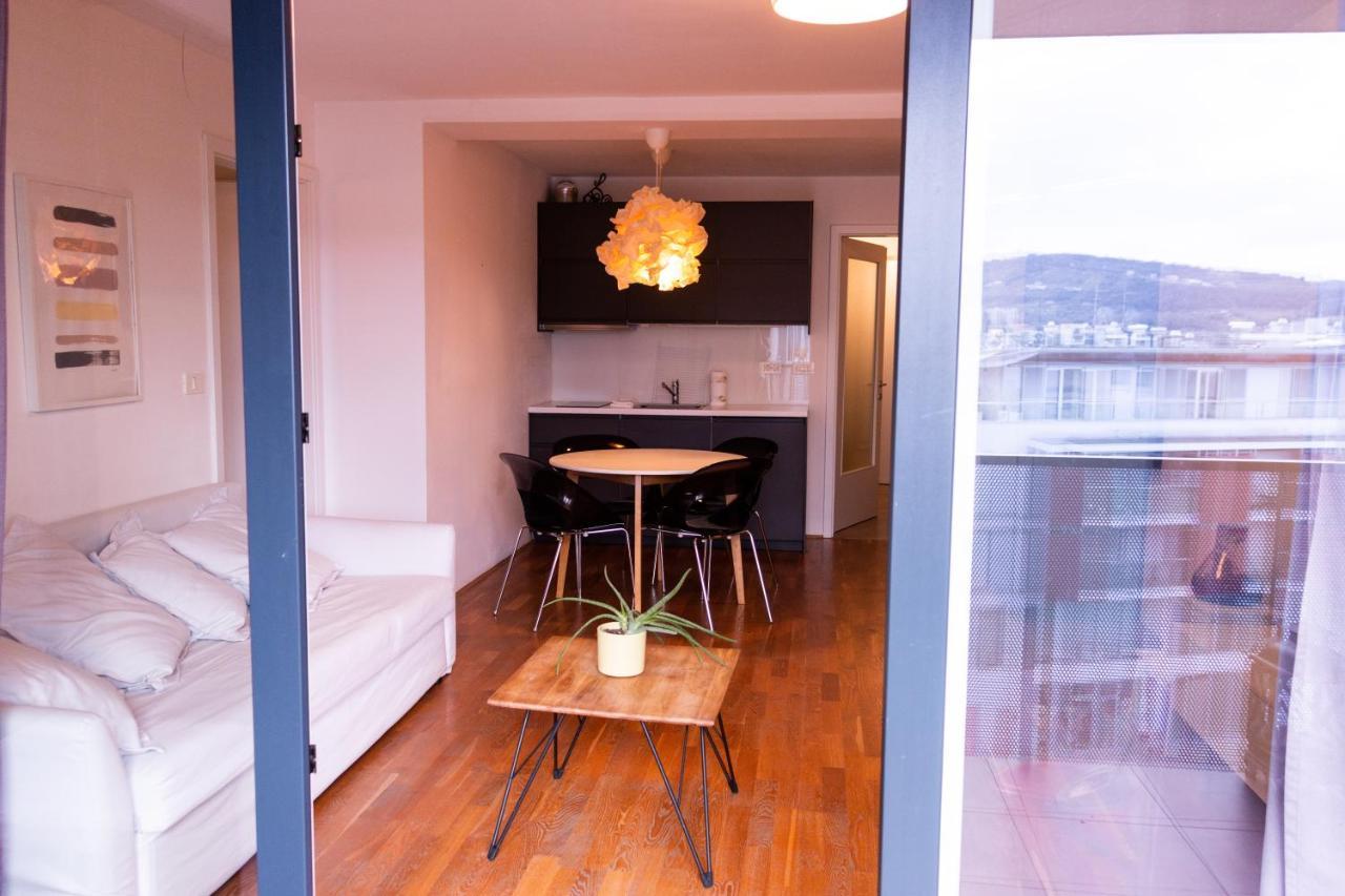 Apartment Ema โคเปร์ ภายนอก รูปภาพ